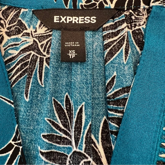 Express Floral Blouse - XS - Picture 11 of 13